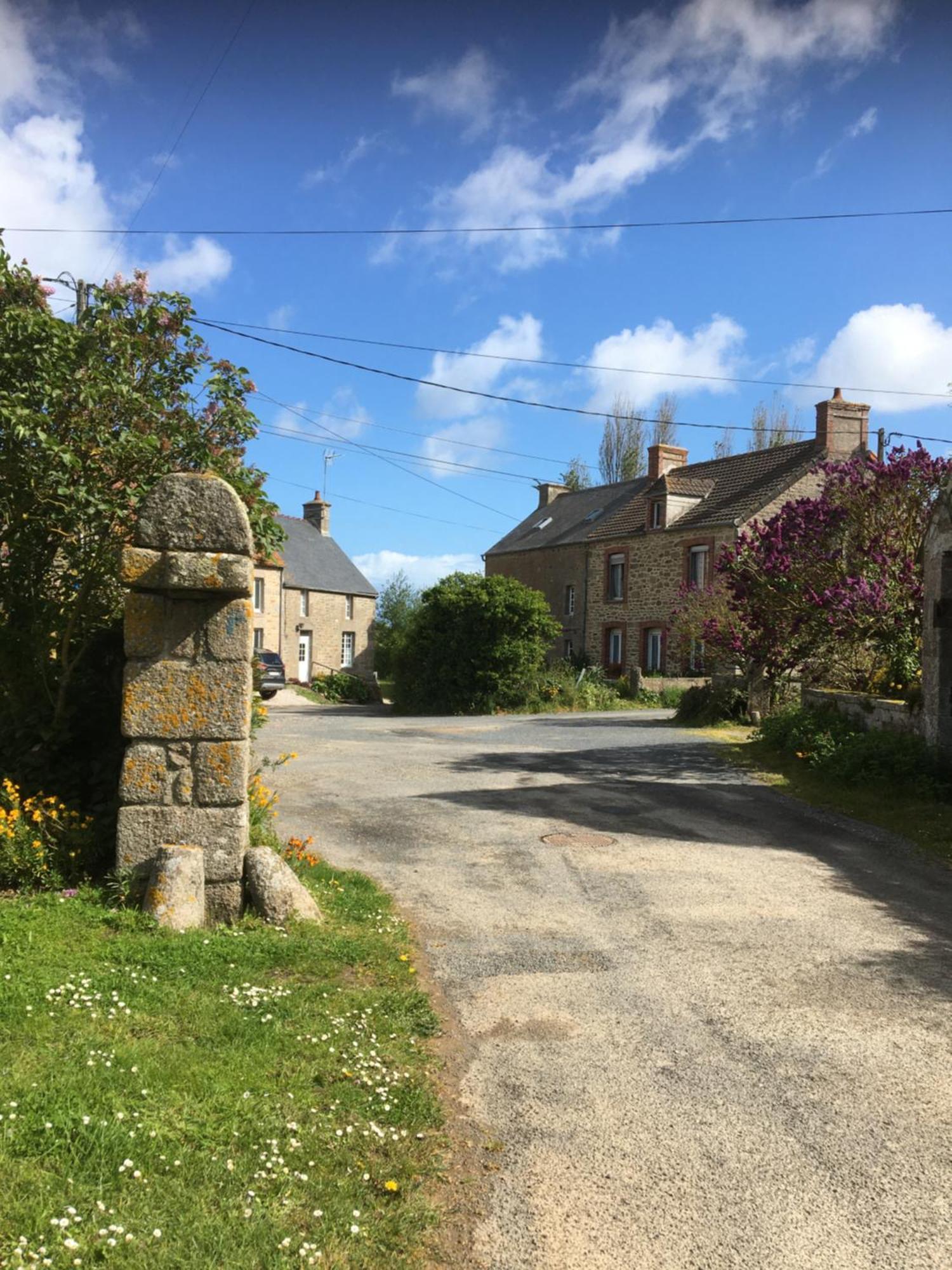 Entre Roches Et Marees Bed & Breakfast Montfarville Eksteriør bilde